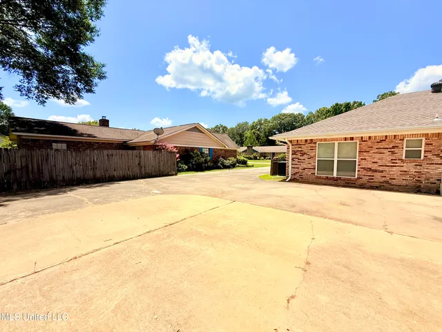 $269,000 | 1188 Morrison Drive, Grenada, MS 38901