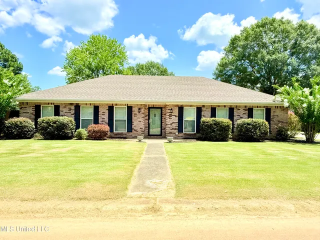 $269,000 | 1188 Morrison Drive, Grenada, MS 38901
