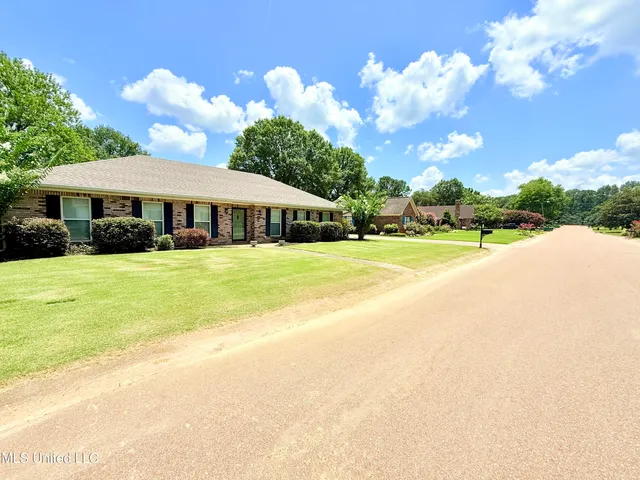 $269,000 | 1188 Morrison Drive, Grenada, MS 38901