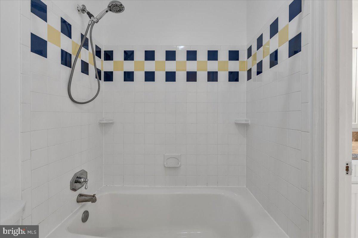 1901 North Adams Street, Unit B Arlington, VA 22201 - Photo 14 of 23