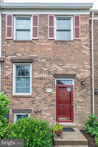 1901 North Adams Street, Unit B Arlington, VA 22201 - Photo 2 of 23 Exterior (Front)