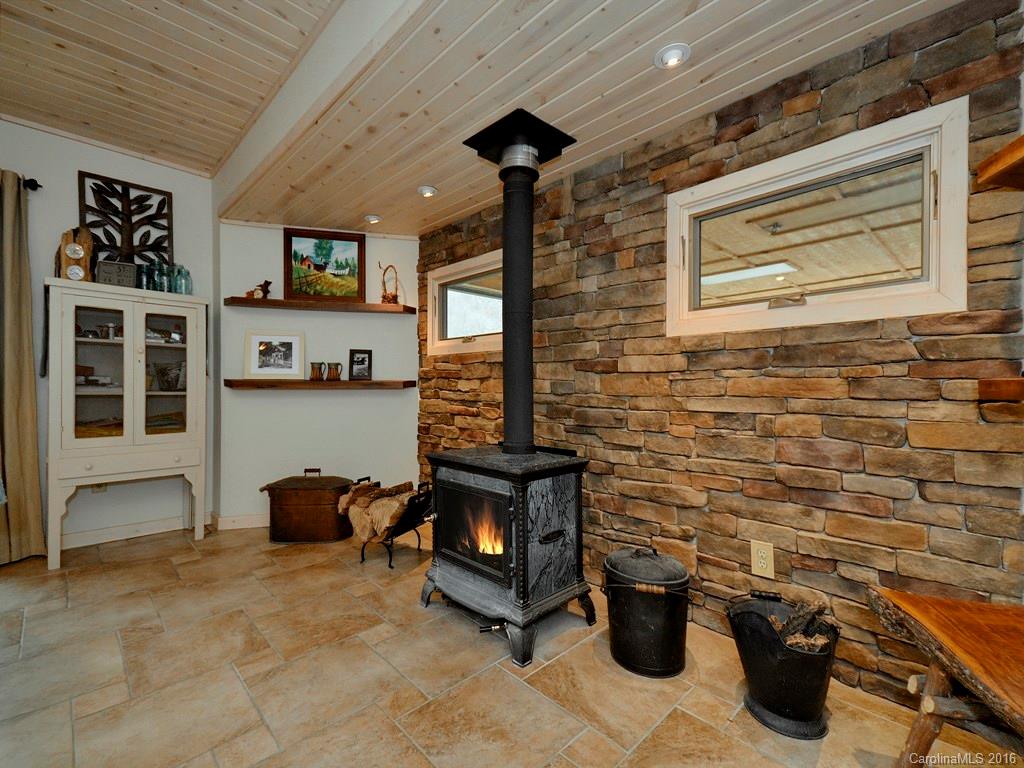 502 Sugar Cove Road Clyde, NC 28721 - Photo 5 of 24 a view of a entryway with seating space