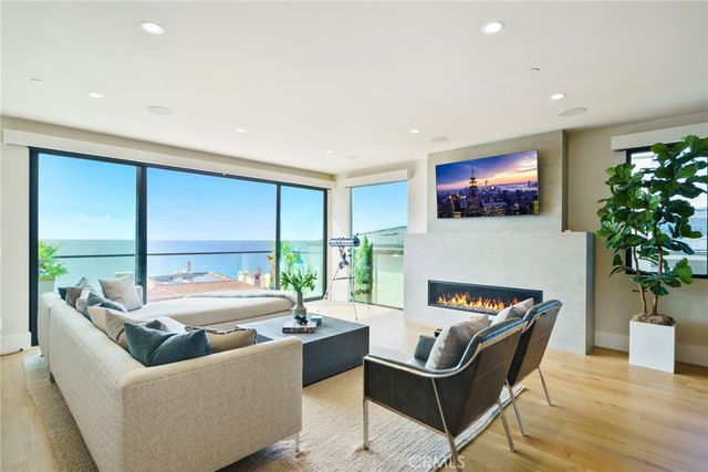 $12,250,000 | 7 Oceanfront Lane, Dana Point, CA 92629