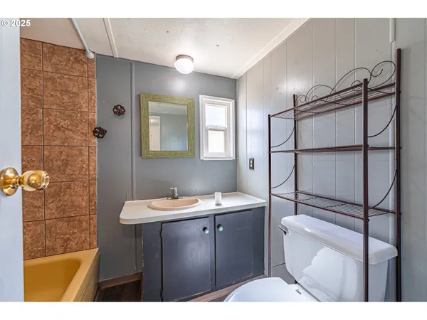 $37,000 | 34956 Seavey Loop Road, Unit 11, Eugene, OR 97405