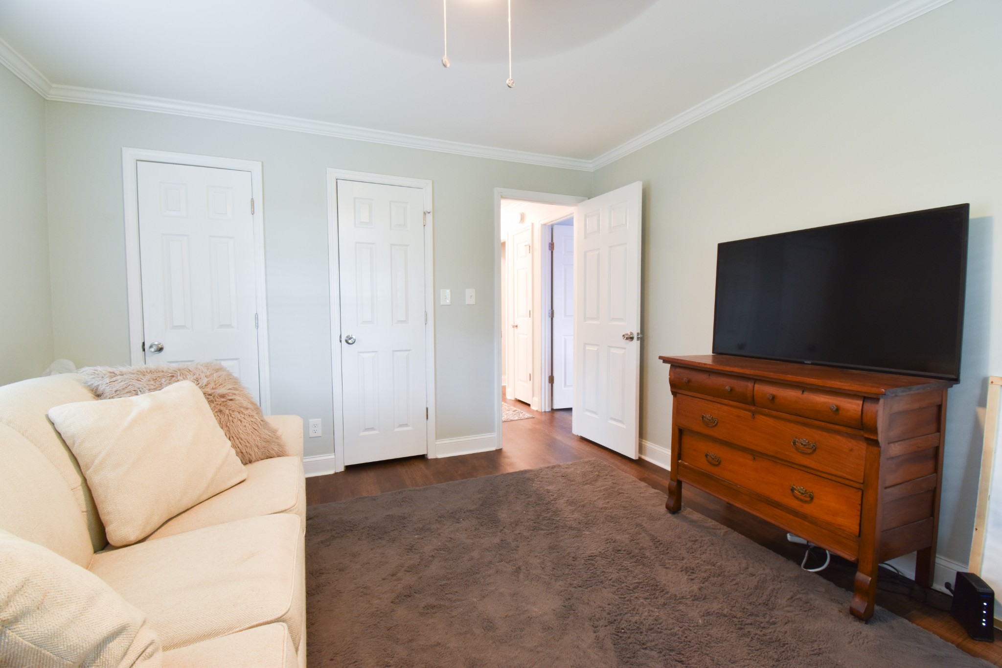 1000 Five Points Road Pulaski, TN 38478 - Photo 47 of 50 a living room with furniture and a flat screen tv
