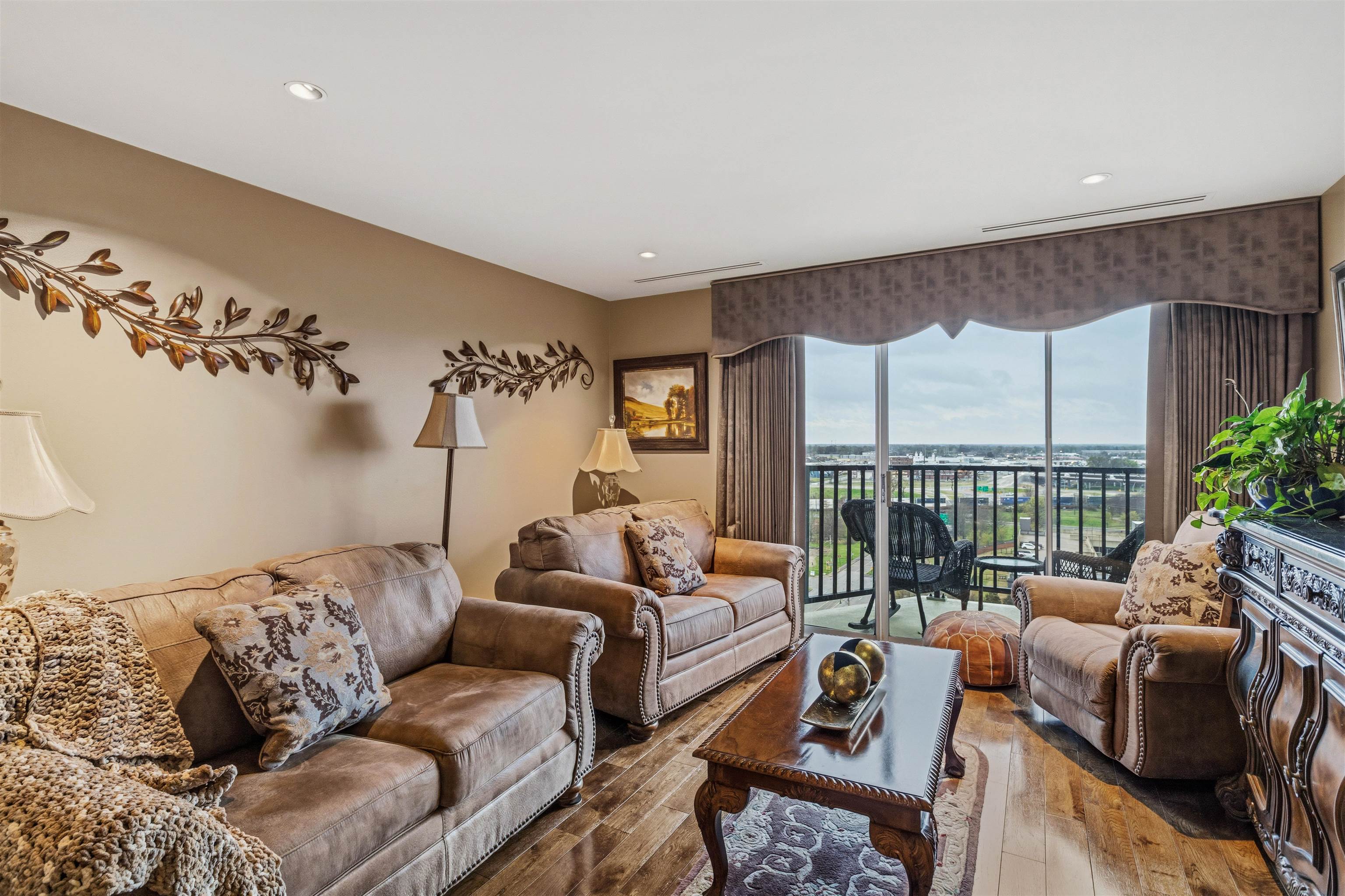 655 Riverside Drive, Unit 1208 Memphis, TN 38103 - Photo 21 of 29 Living area featuring wood-type flooring and recessed lighting