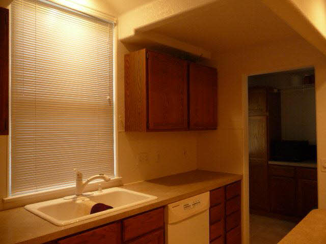 3137 West Dean Road Temperance, MI 48182 - Photo 5 of 19 20102718-4.JPG