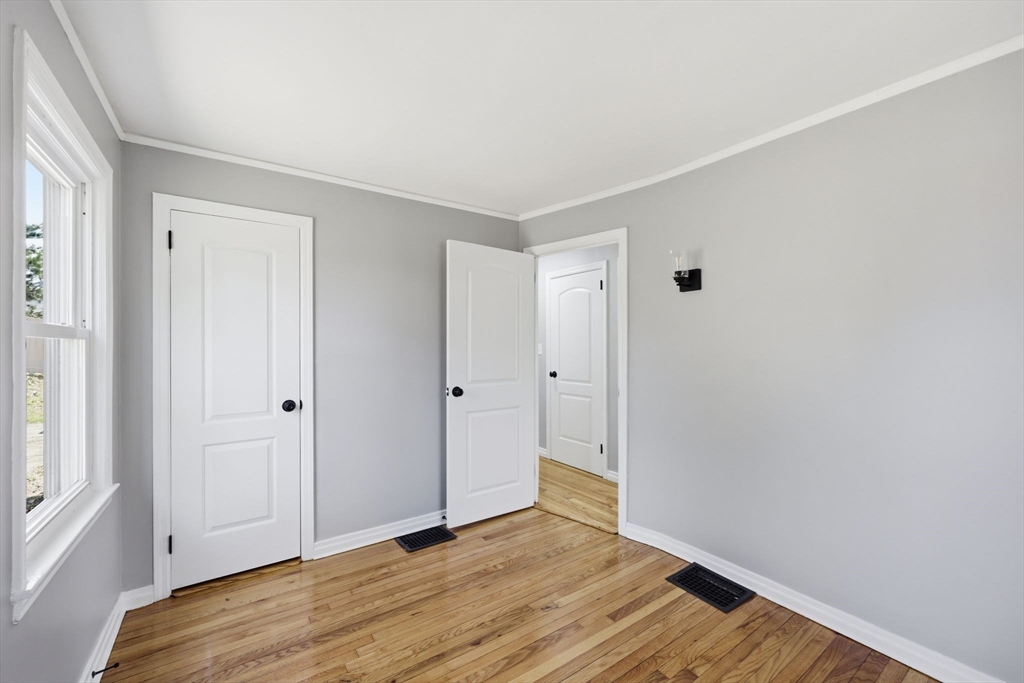 118 Surrey Road Springfield, MA 01118 - Photo 22 of 31