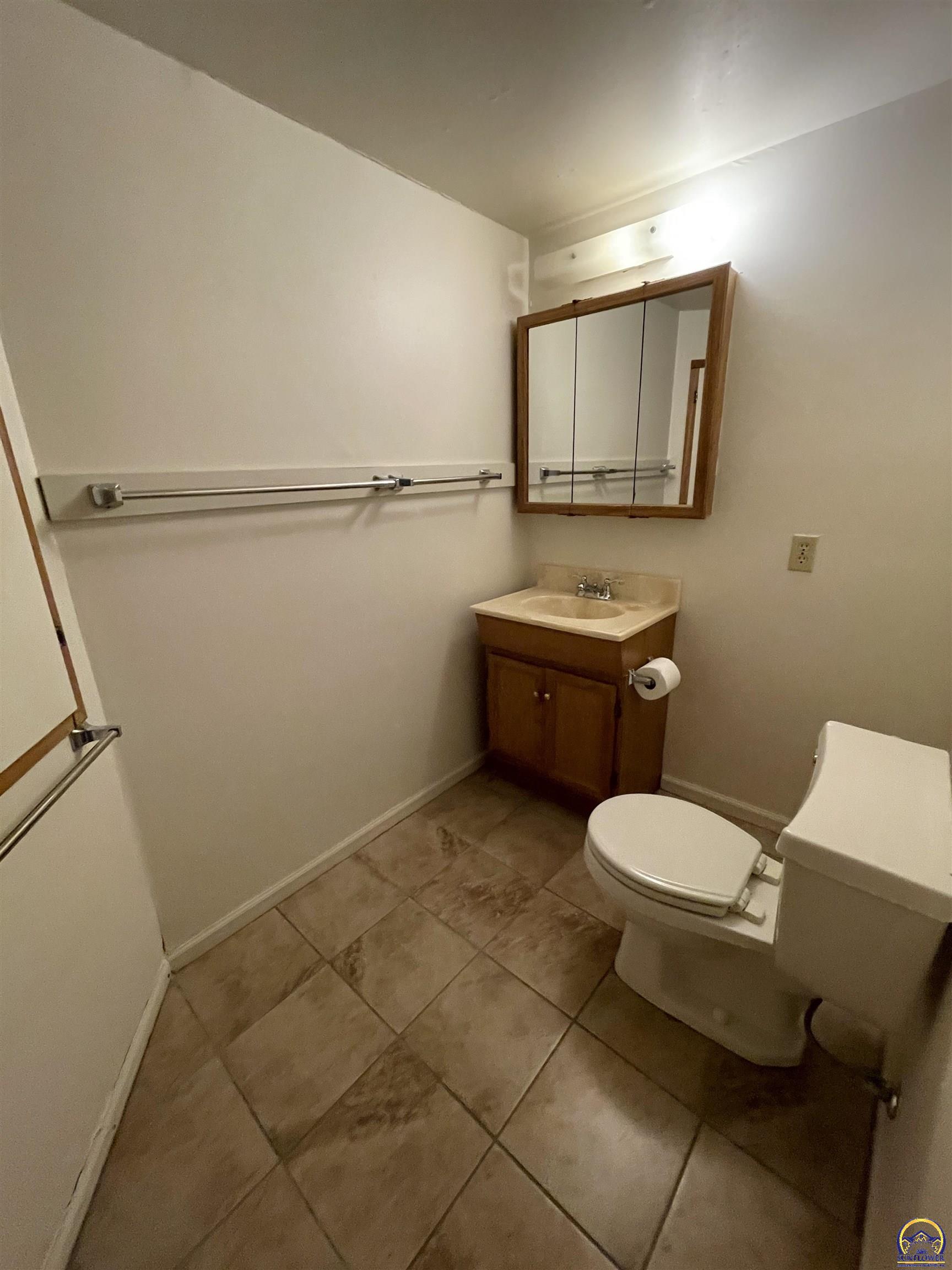 2924 Southwest Medford Avenue Topeka, KS 66611 - Photo 20 of 25