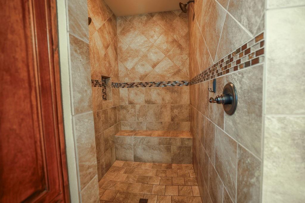 1387 Shadow Lakes Drive Wills Point, TX 75169 - Photo 15 of 30 Bathroom with tiled shower