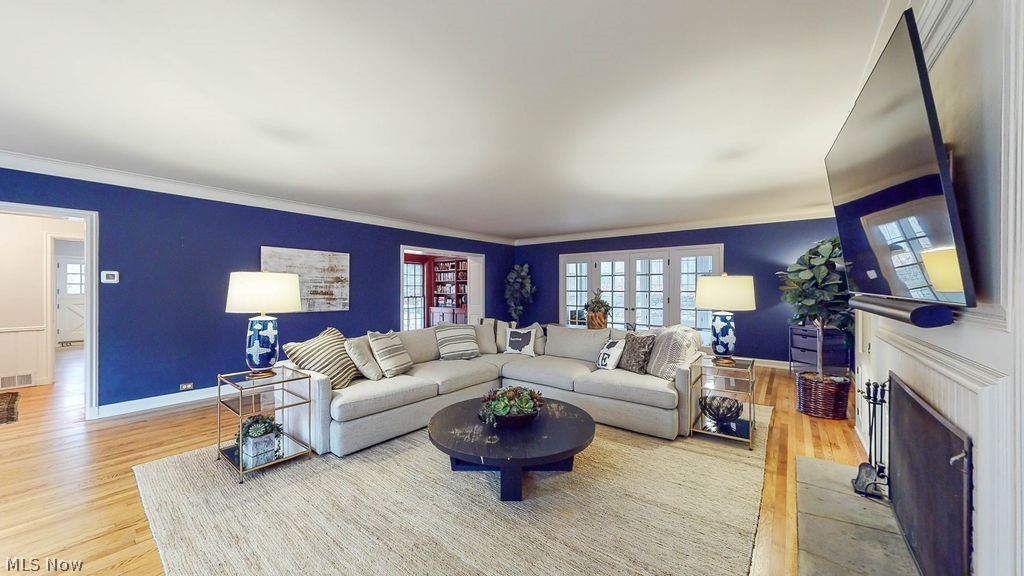636 Falls Road Chagrin Falls, OH 44022 - Photo 3 of 35 Gallery Image 3