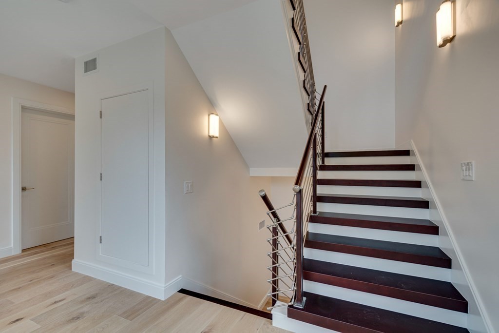 73 Verndale Street Brookline, MA 02446 - Photo 13 of 23