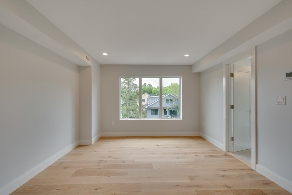 73 Verndale Street Brookline, MA 02446 - Photo 15 of 23