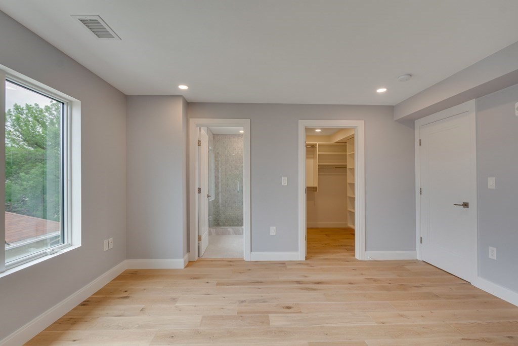 73 Verndale Street Brookline, MA 02446 - Photo 17 of 23