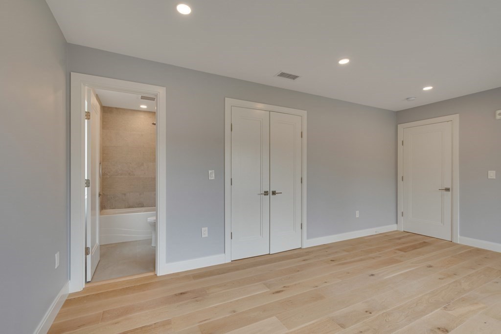 73 Verndale Street Brookline, MA 02446 - Photo 10 of 23