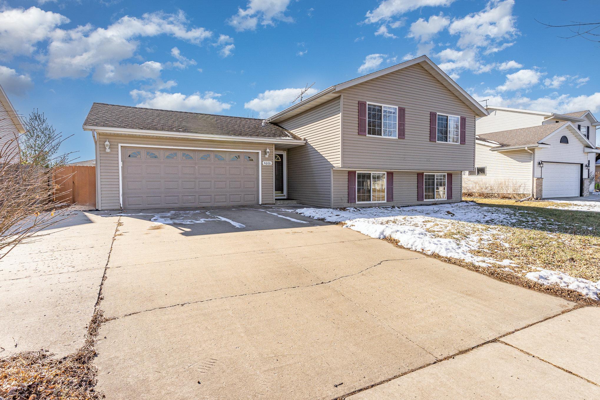 4606 57th Street Northwest Rochester, MN 55901 - Photo 3 of 25 Gallery Image 3