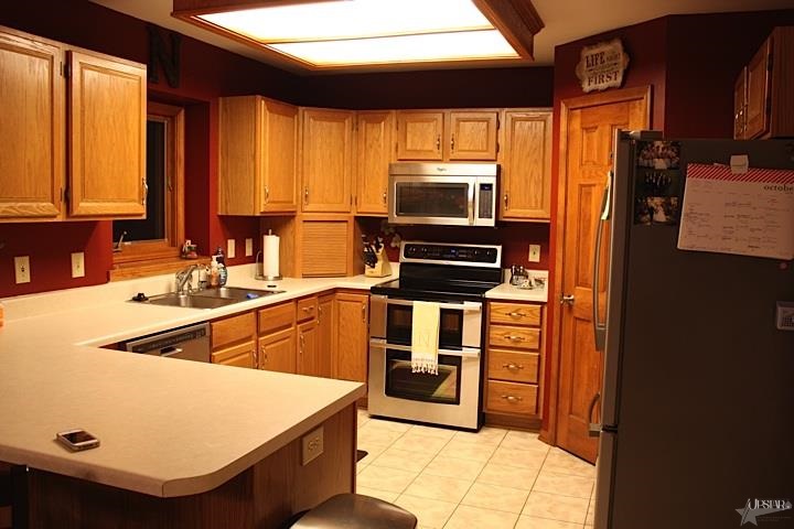 2005 Hunter's Ridge Drive Huntington, IN 46750 - Photo 3 of 18 Gallery Image 3