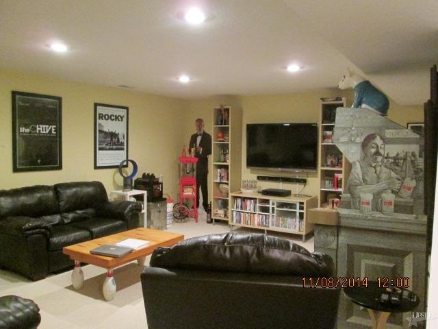 2005 Hunter's Ridge Drive Huntington, IN 46750 - Photo 7 of 18 Gallery Image 7