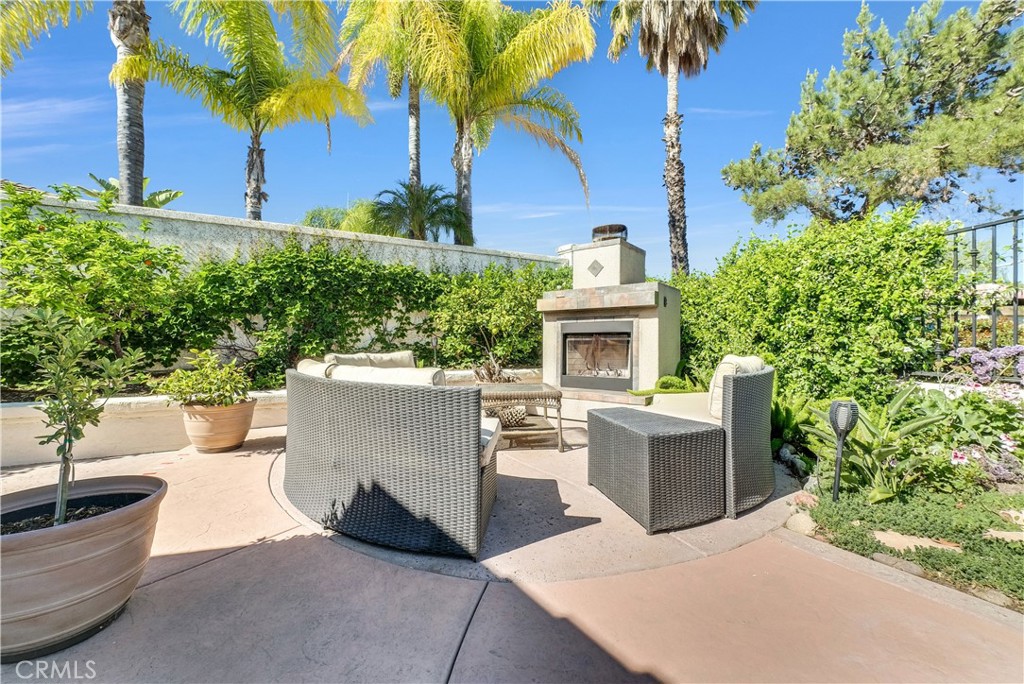45407 Callesito Altar Temecula, CA 92592 - Photo 5 of 47