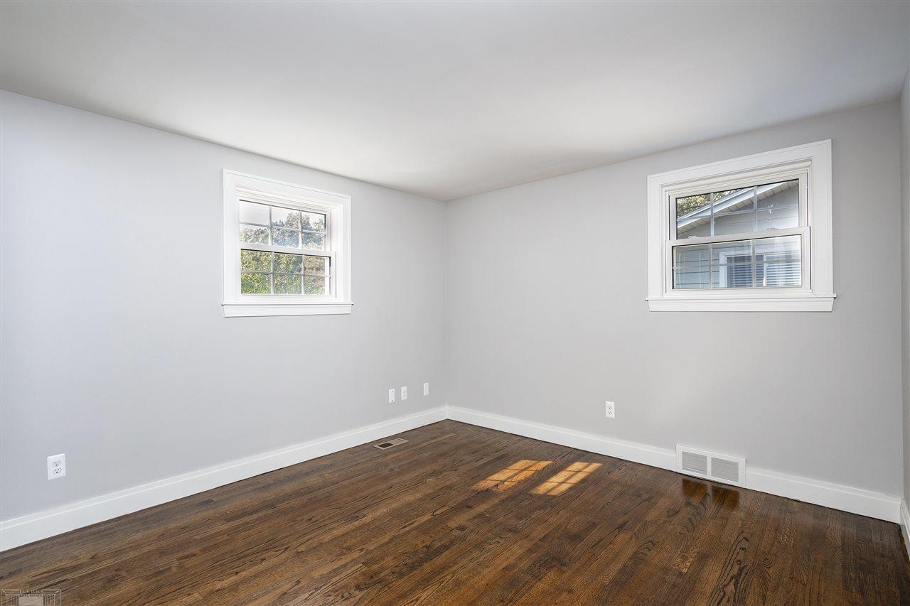 1083 Canterbury Road Grosse Pointe Woods, MI 48236 - Photo 25 of 38