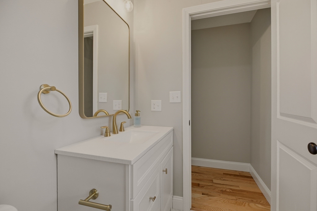 8 Princeton Circle Fall River, MA 02724 - Photo 19 of 41