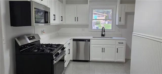 $244,900 | 216 West 82nd Street, Kansas City, MO 64114