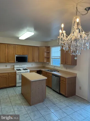 $3,350 | 22909 Benson Terrace, Sterling, VA 20166