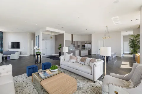 $2,295,000 | 1409 Post Oak Boulevard, Unit 2702, Houston, TX 77056