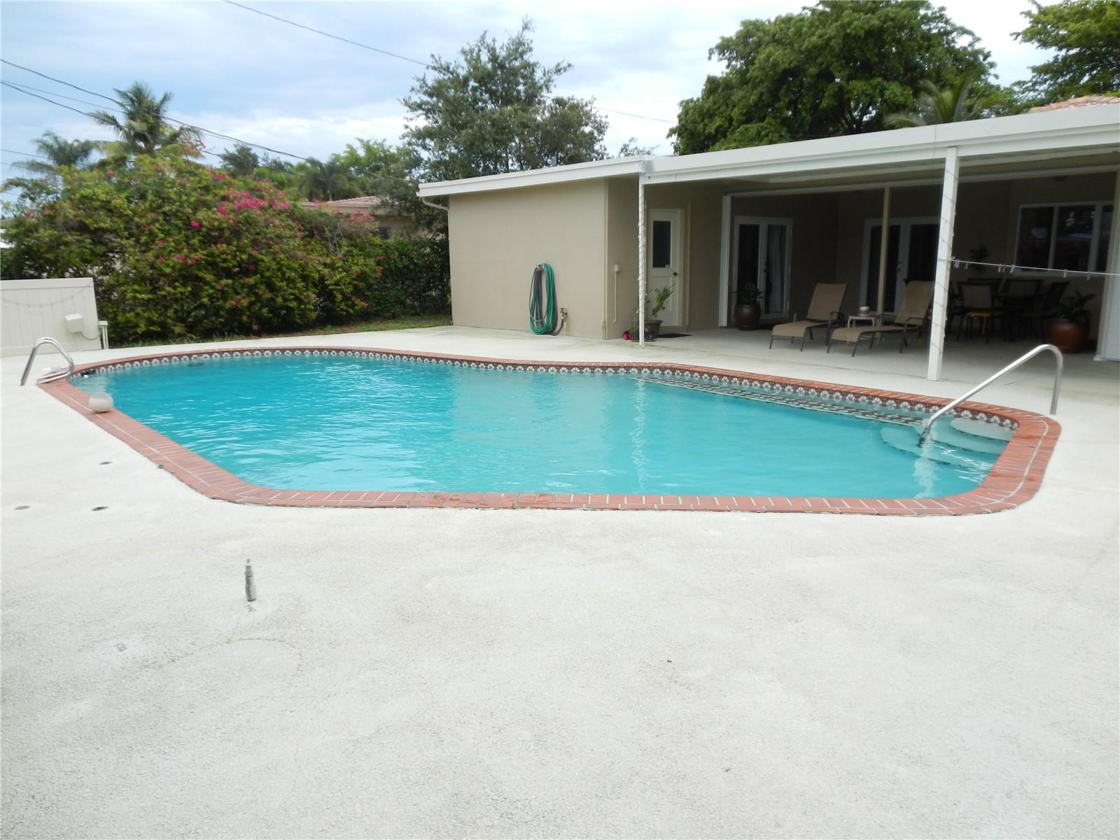 4717 Washington Street Hollywood, FL 33021 - Photo 4 of 21 Photo 4