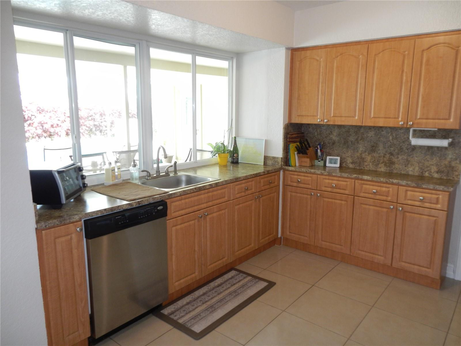 4717 Washington Street Hollywood, FL 33021 - Photo 7 of 21 Photo 7