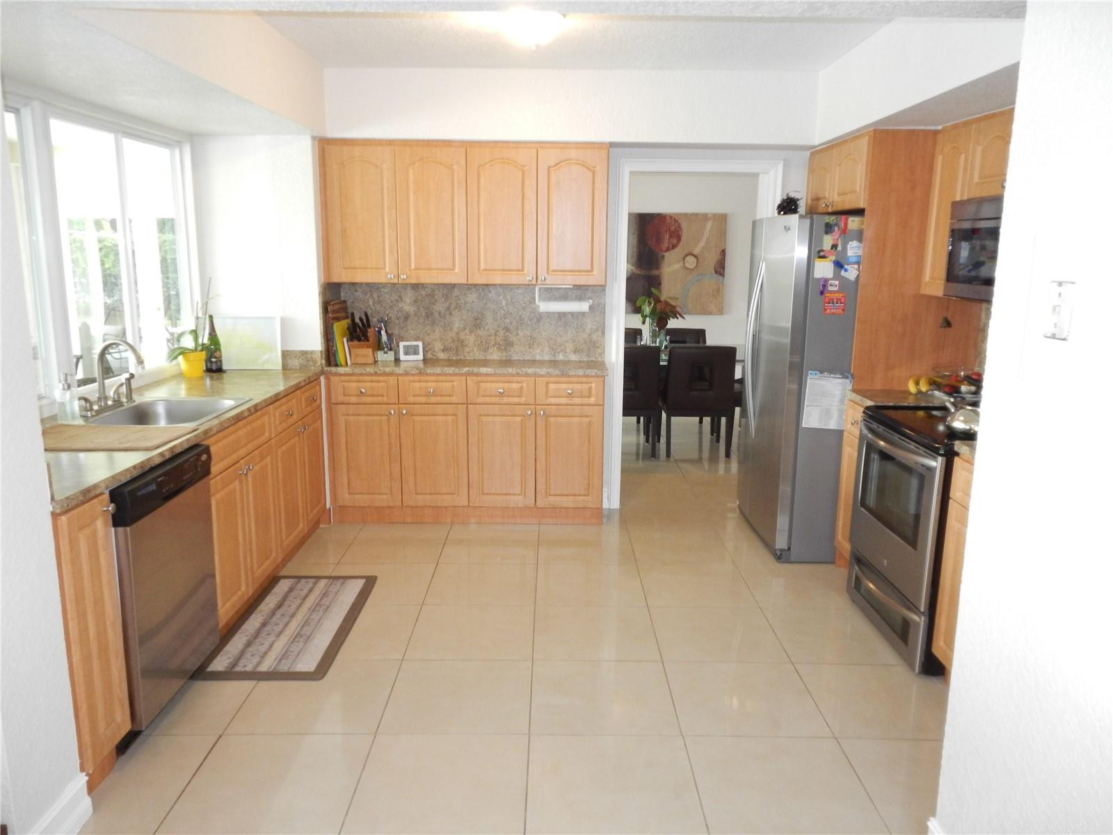 4717 Washington Street Hollywood, FL 33021 - Photo 8 of 21 Photo 8