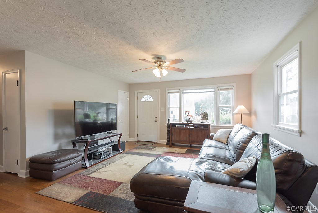 3022 Putney Road Henrico, VA 23228 - Photo 3 of 17 Gallery Image 3