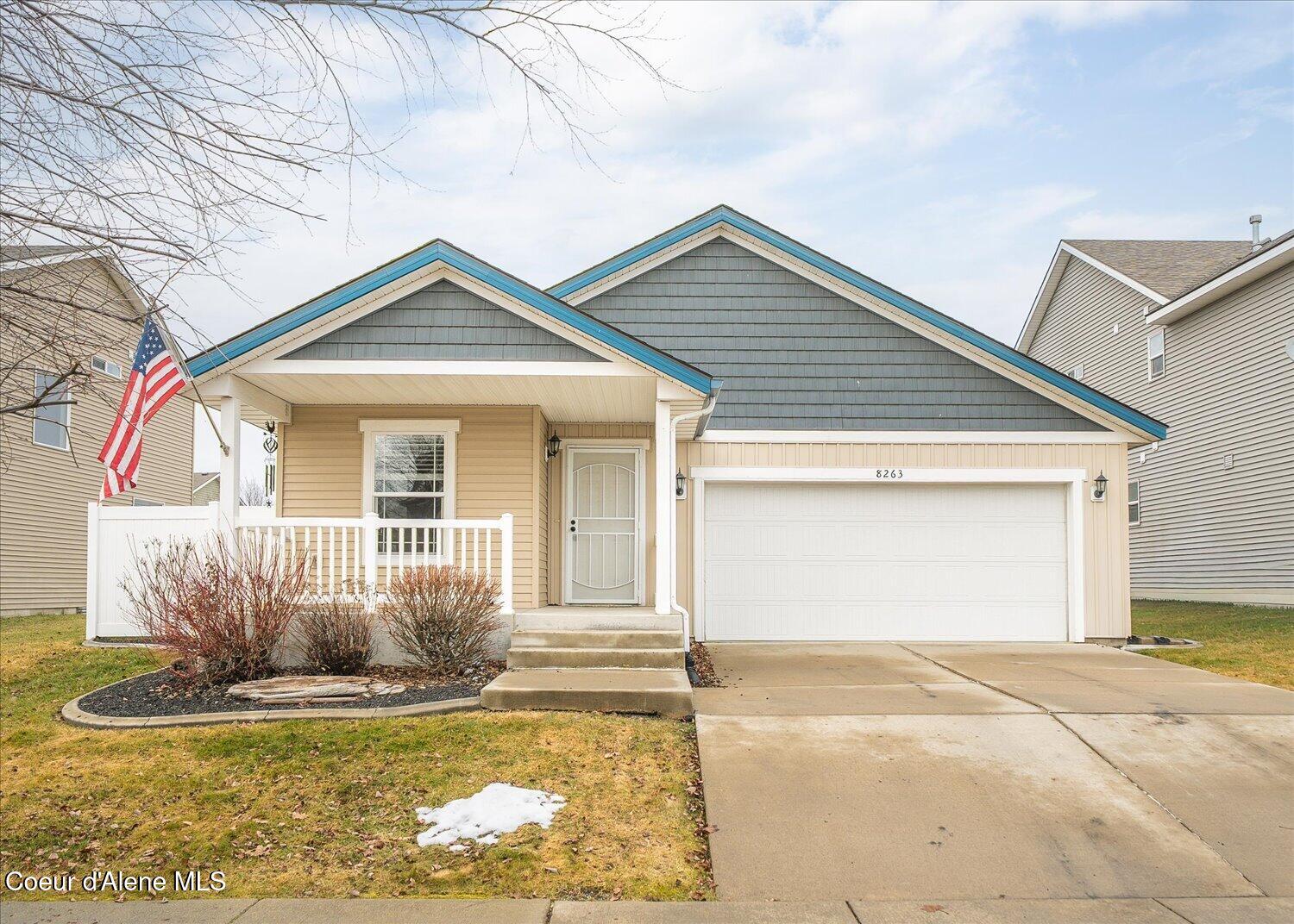 Awesome home in Crown Pointe!