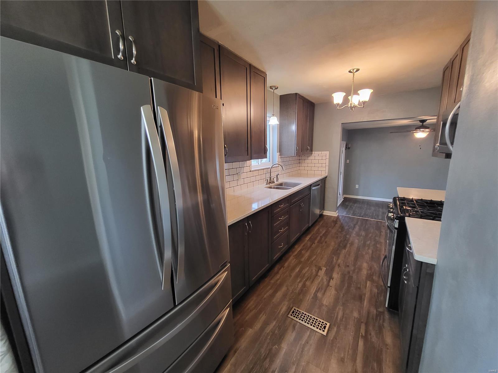 401 Hillcrest Drive Belleville, IL 62221 - Photo 16 of 61