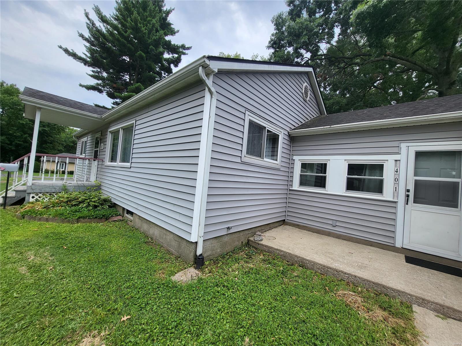 401 Hillcrest Drive Belleville, IL 62221 - Photo 8 of 61