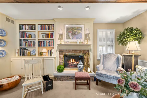 $469,900 | 309 Brookside Circle, Wheaton, IL 60187