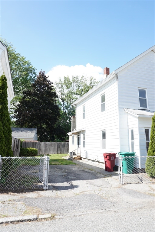 18 Sutherland Street Lowell, MA 01850 - Photo 2 of 28