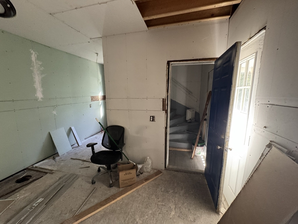 131 College Street Springfield, MA 01109 - Photo 12 of 41