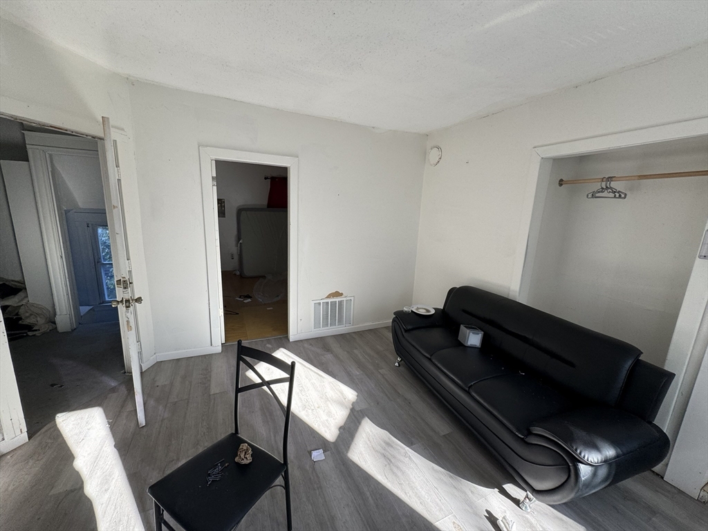 131 College Street Springfield, MA 01109 - Photo 20 of 41