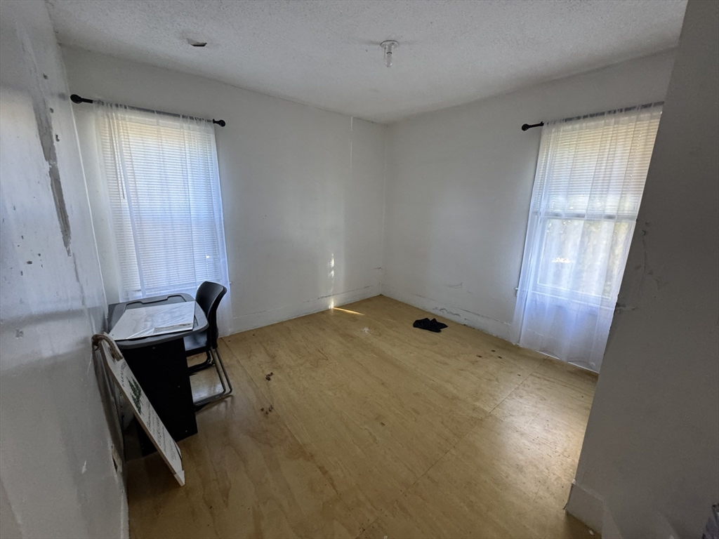 131 College Street Springfield, MA 01109 - Photo 23 of 41