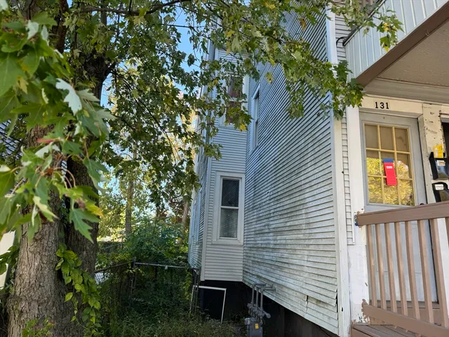 $219,999 | 131 College Street, Springfield, MA 01109