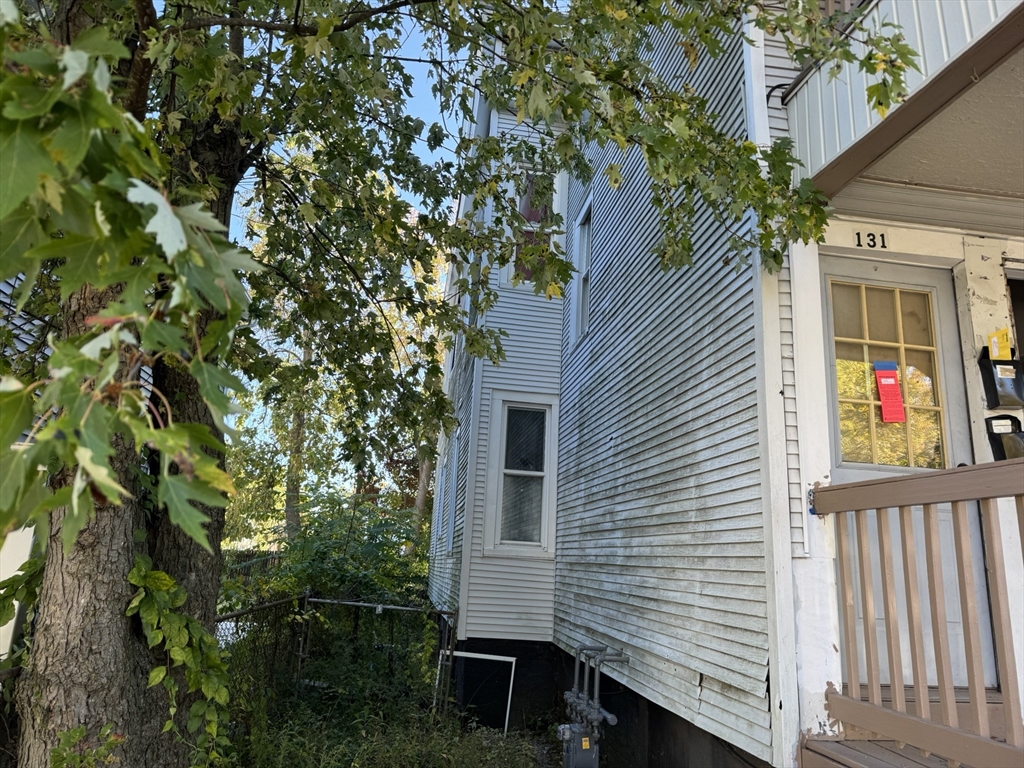 131 College Street Springfield, MA 01109 - Photo 37 of 41