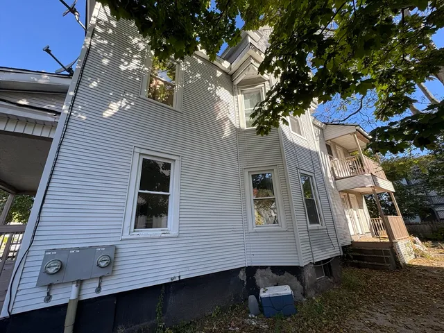 $219,999 | 131 College Street, Springfield, MA 01109