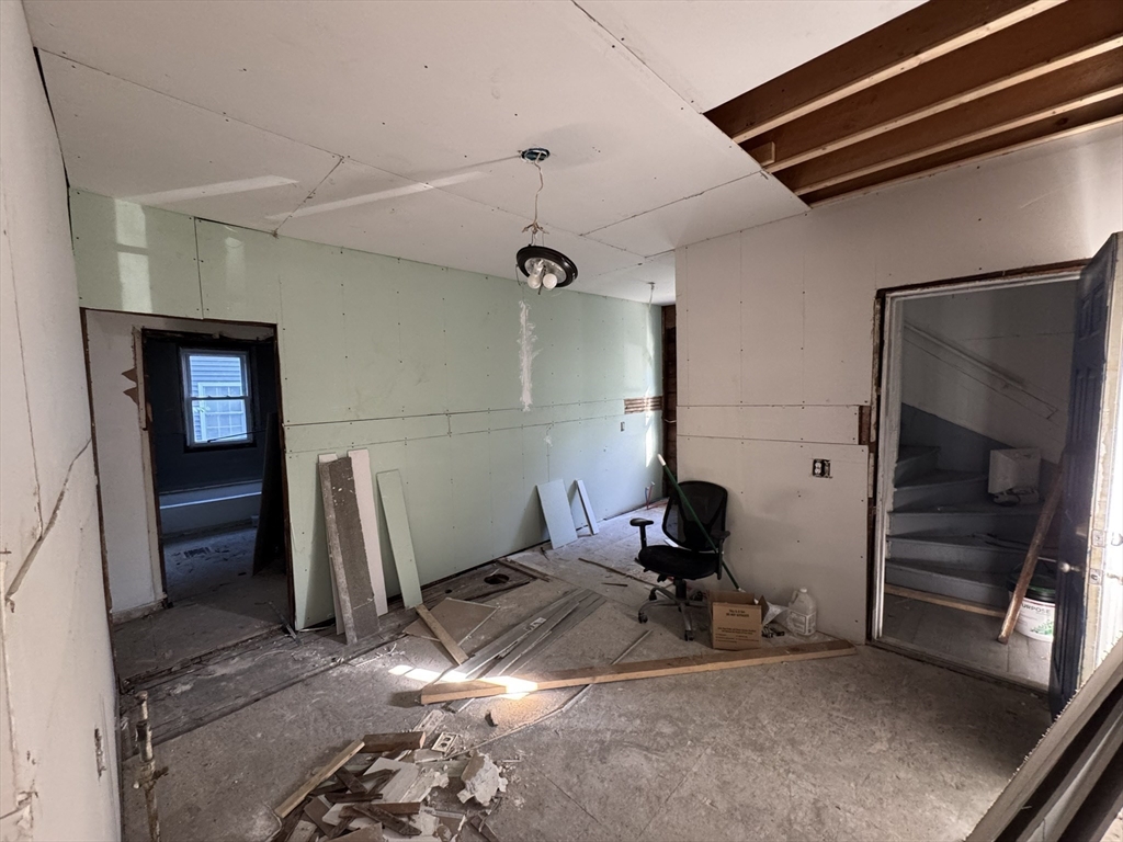 131 College Street Springfield, MA 01109 - Photo 7 of 41