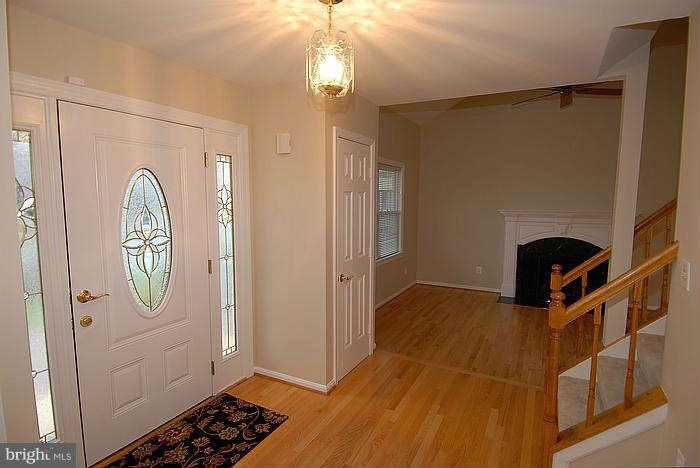 149 Seneca Ridge Drive Sterling, VA 20164 - Photo 2 of 30 Interior (General)