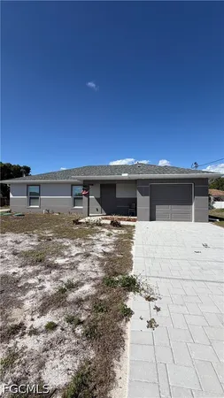 $2,100 | 3914 9th Street West, Lehigh Acres, FL 33971