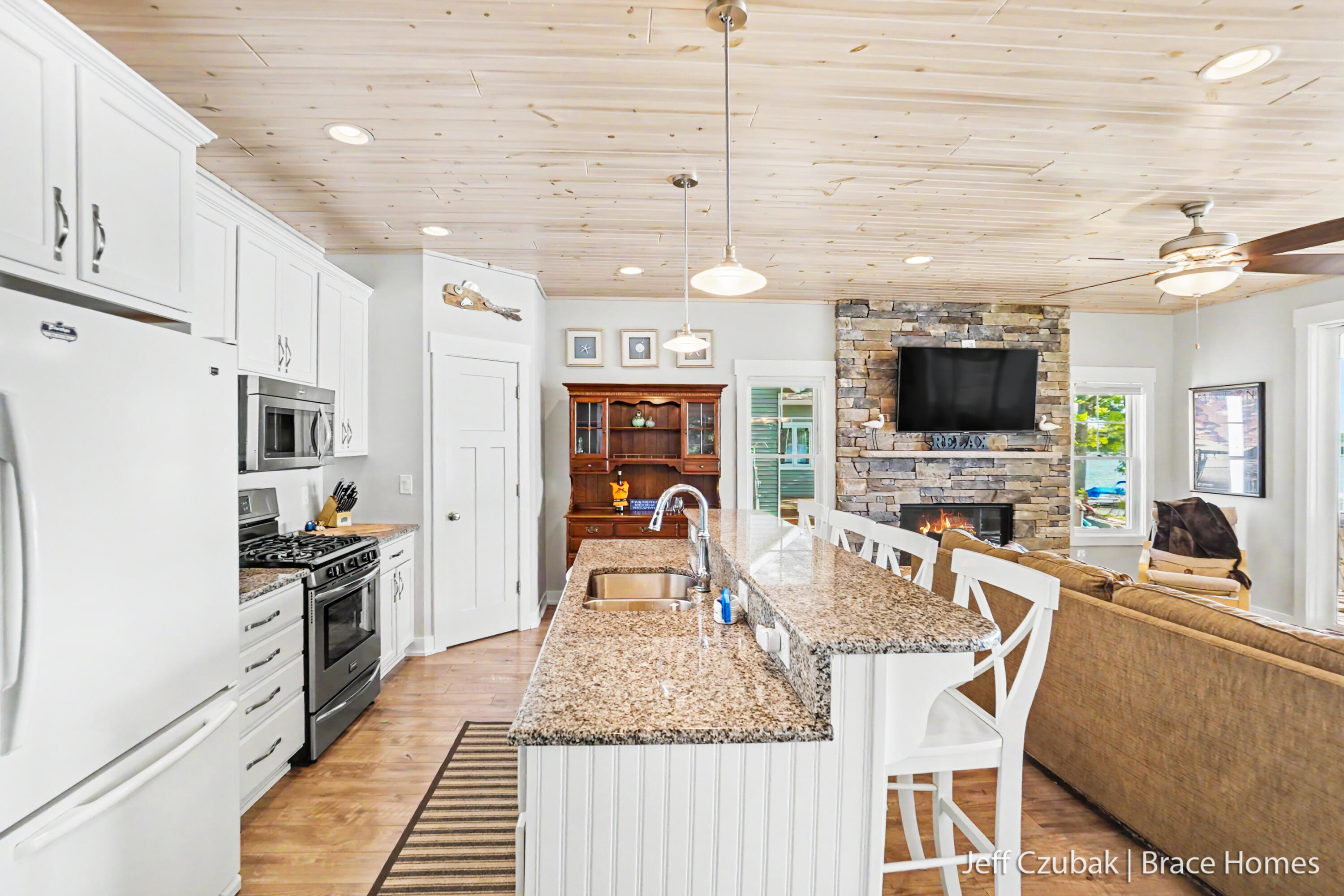 10311 South Rebecca Road Baldwin, MI 49304 - Photo 4 of 43 DSC02011