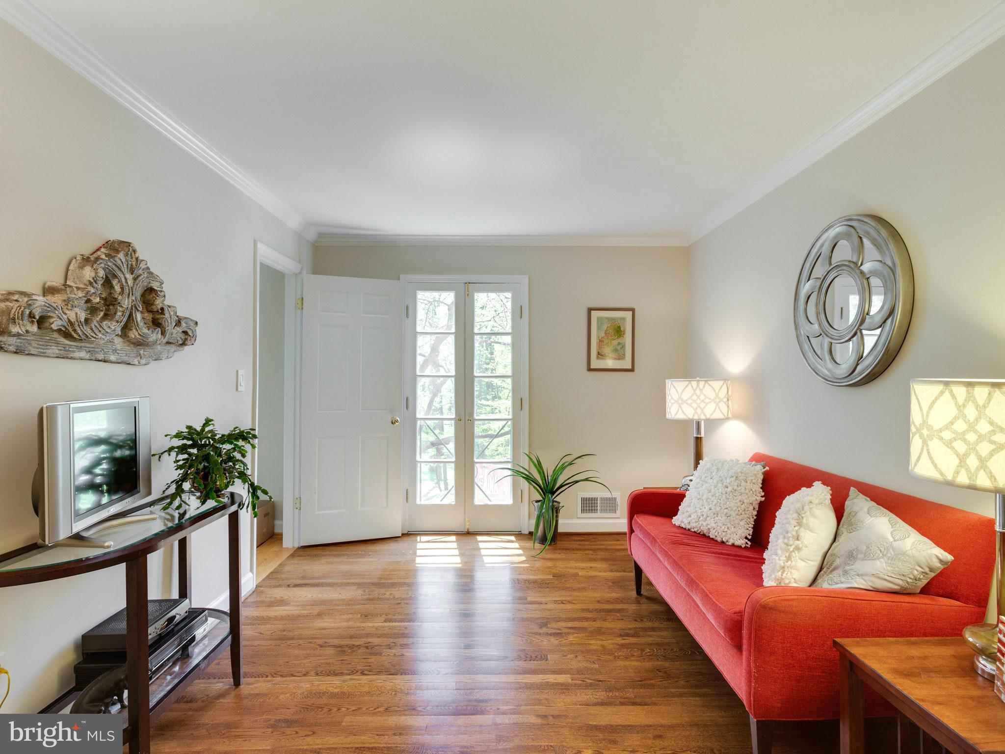 8614 Brook Road McLean, VA 22102 - Photo 12 of 30 Family Room