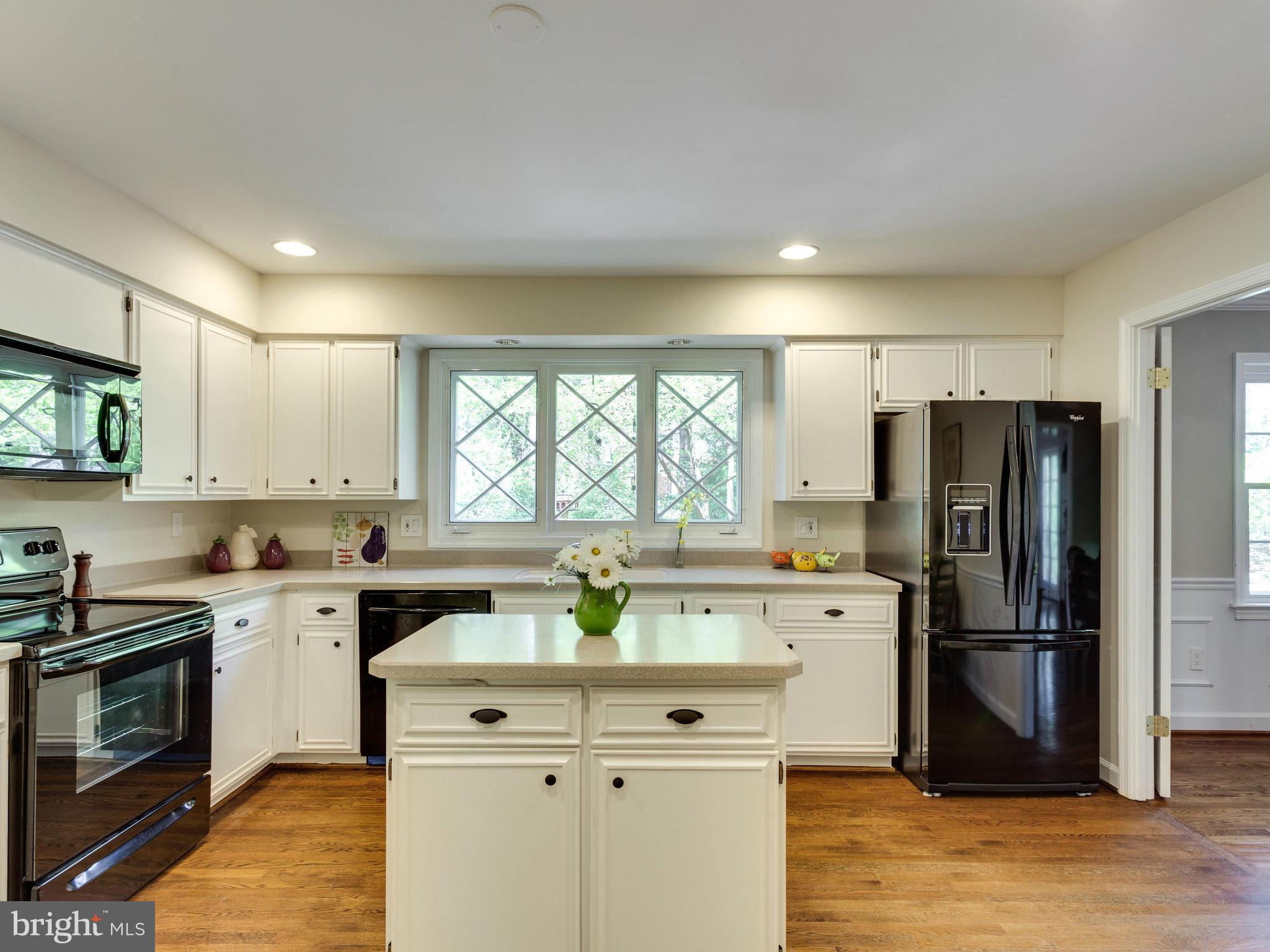 8614 Brook Road McLean, VA 22102 - Photo 8 of 30 Kitchen