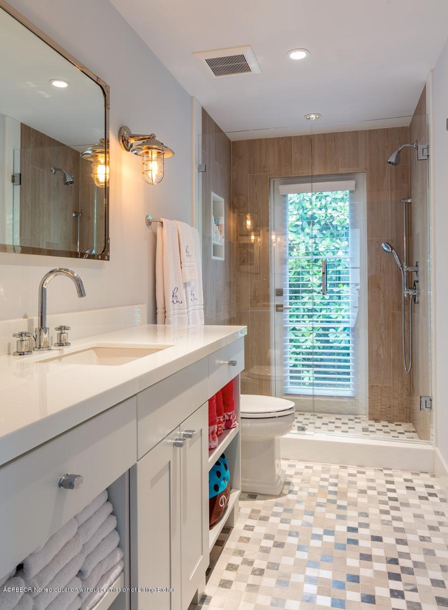 135 Seagate Road Palm Beach, FL 33480 - Photo 11 of 25 Cabana Bath